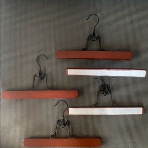 4 Wooden clamp hangers